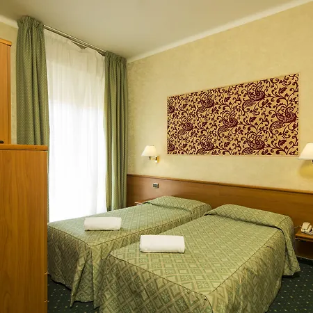 ホテル Nuovo Del Porto 3*