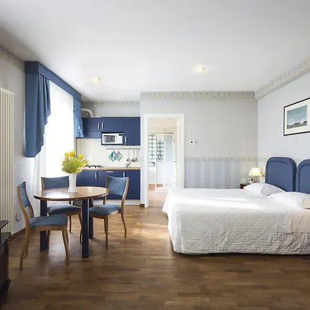 ホテル Nuovo Del Porto 3*