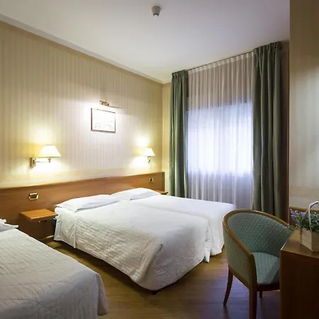 Hotel Nuovo Del Porto 3*