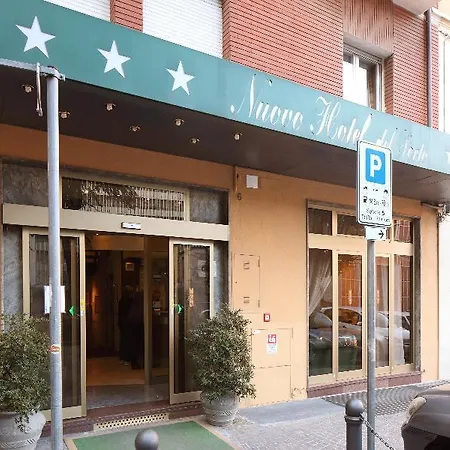 ホテル Nuovo Del Porto 3*