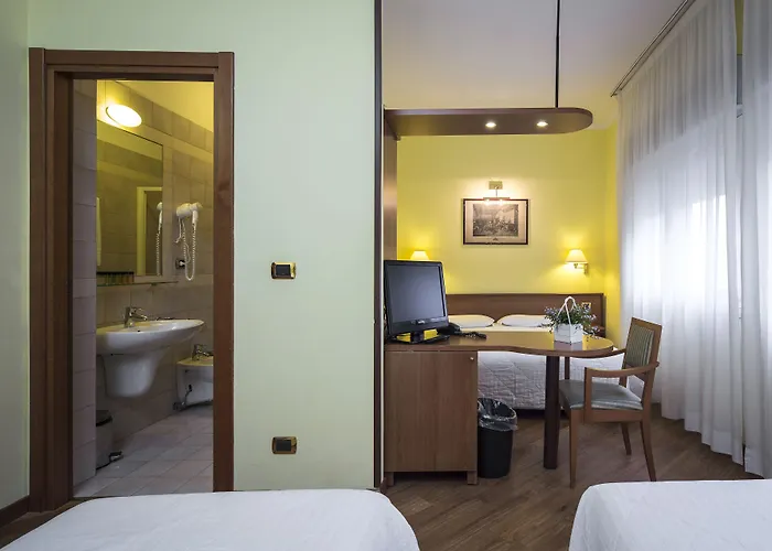 Hotel Nuovo Del Porto 3*