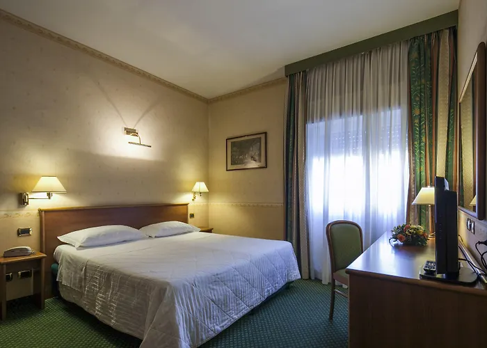 Отель Nuovo Del Porto 3*