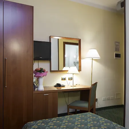 Отель Nuovo Del Porto 3*