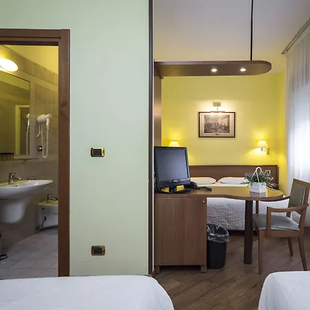 Отель Nuovo Del Porto 3*