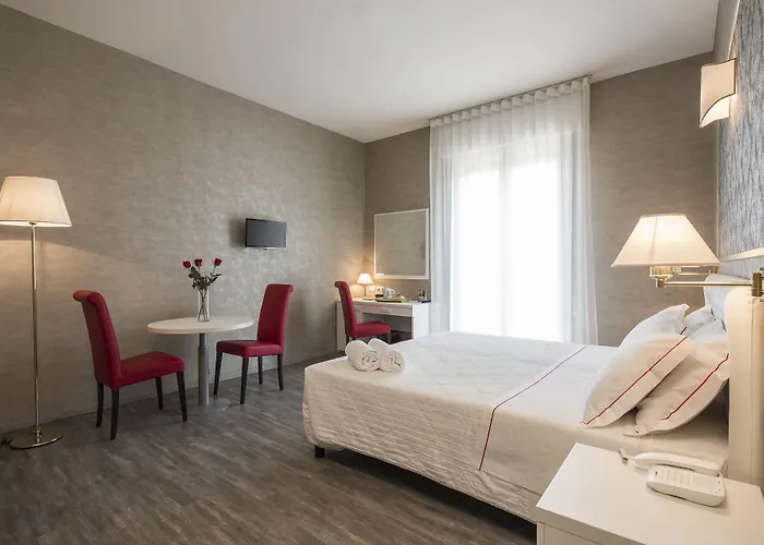 Nuovo Del Porto Otel